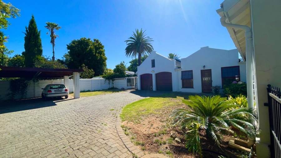 To Let 5 Bedroom Property for Rent in Durbanville Hills Western Cape